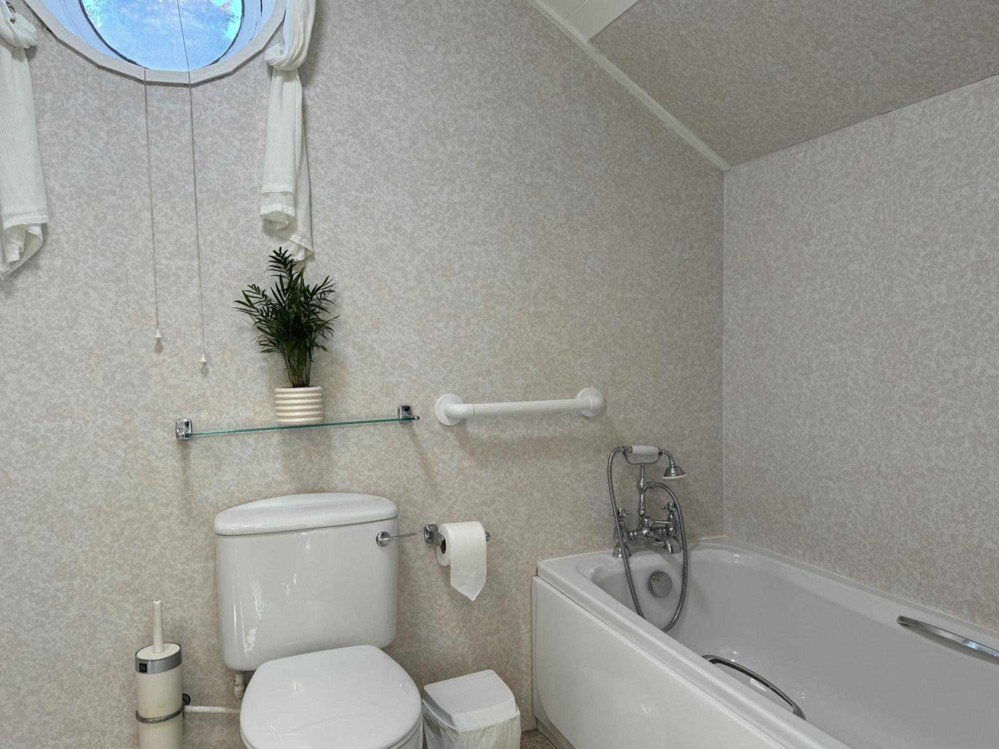 Greenswood Cottage - Cosy Cottage, Rural Location, Beautiful Landscaped Gardens With Pond And Lake 达特茅斯 外观 照片