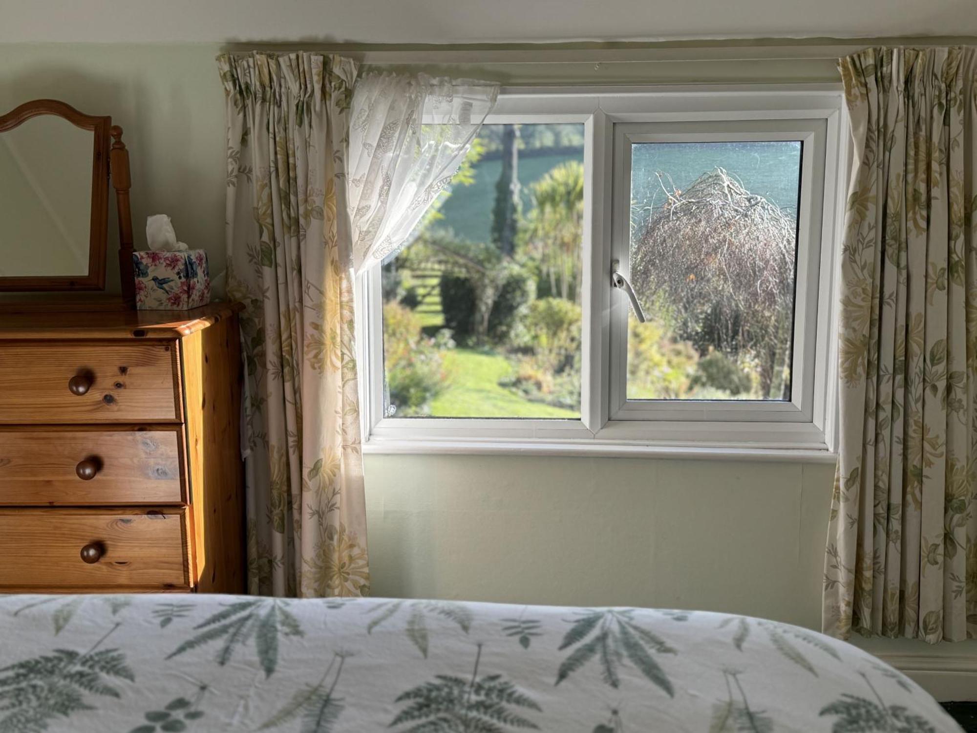 Greenswood Cottage - Cosy Cottage, Rural Location, Beautiful Landscaped Gardens With Pond And Lake 达特茅斯 外观 照片